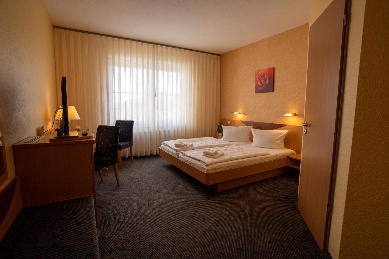 Warias Hotel & Restaurant Braunsbedra Екстер'єр фото