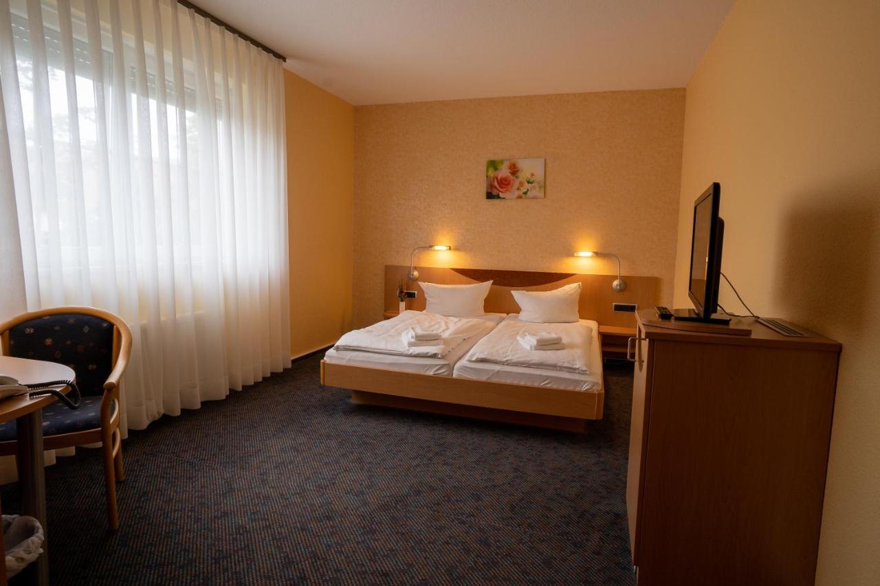 Warias Hotel & Restaurant Braunsbedra Екстер'єр фото