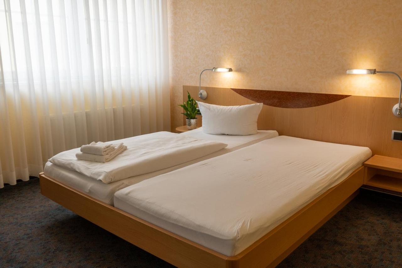 Warias Hotel & Restaurant Braunsbedra Екстер'єр фото
