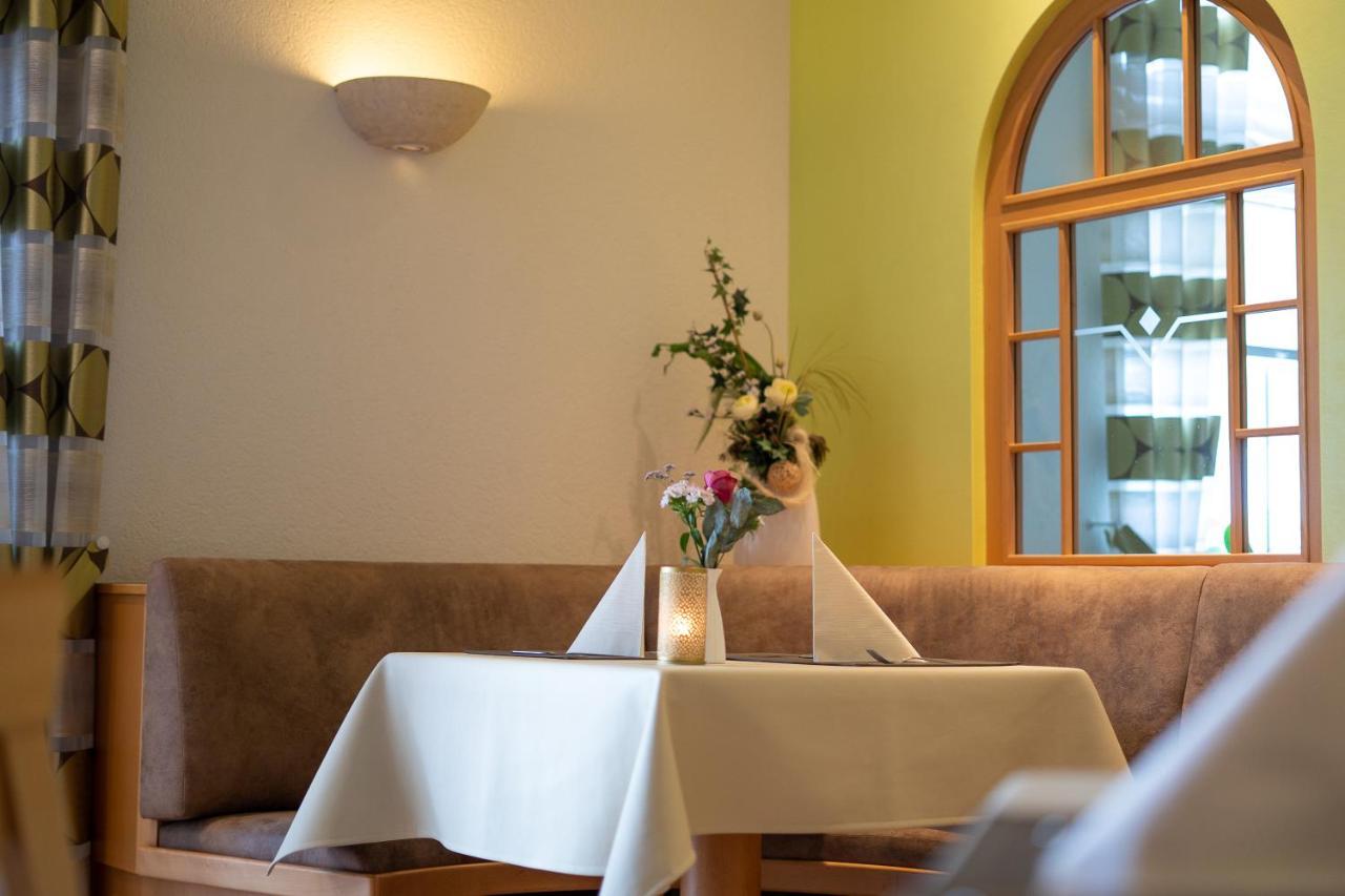 Warias Hotel & Restaurant Braunsbedra Екстер'єр фото