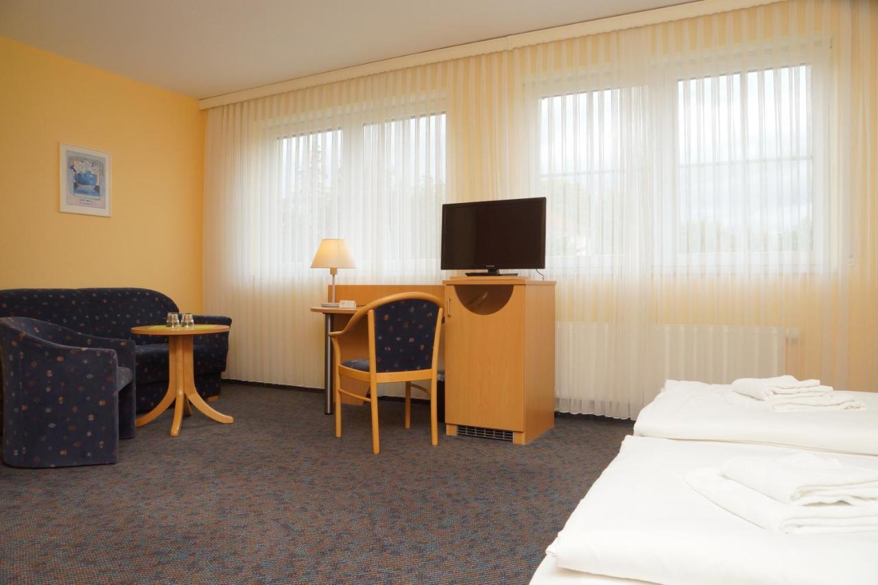 Warias Hotel & Restaurant Braunsbedra Екстер'єр фото