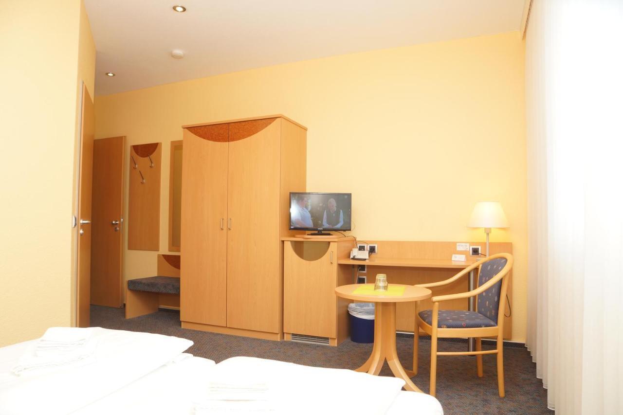 Warias Hotel & Restaurant Braunsbedra Екстер'єр фото