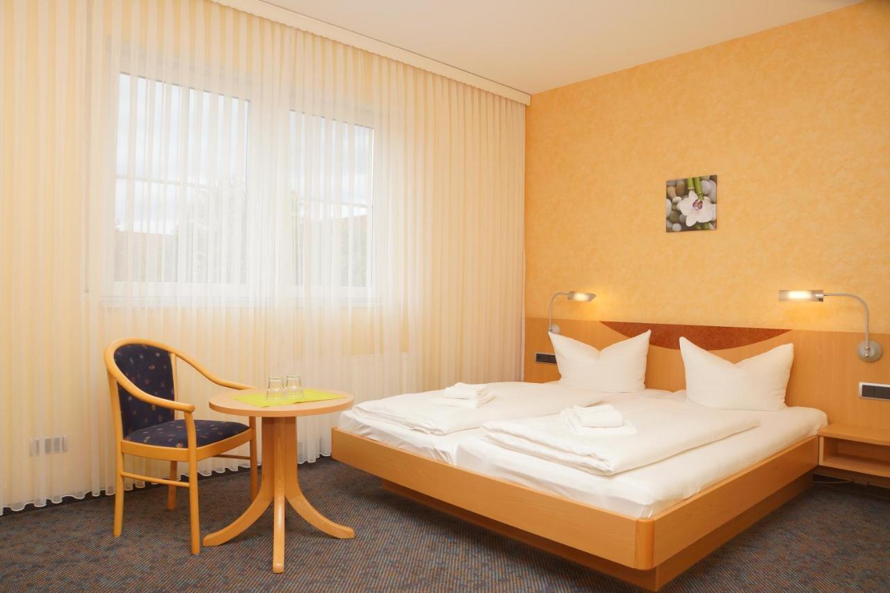 Warias Hotel & Restaurant Braunsbedra Екстер'єр фото